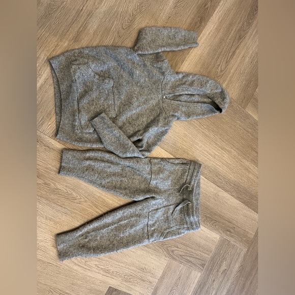 Quince Other - Quince 2t Gray Hoodie and Sweatpants Set
